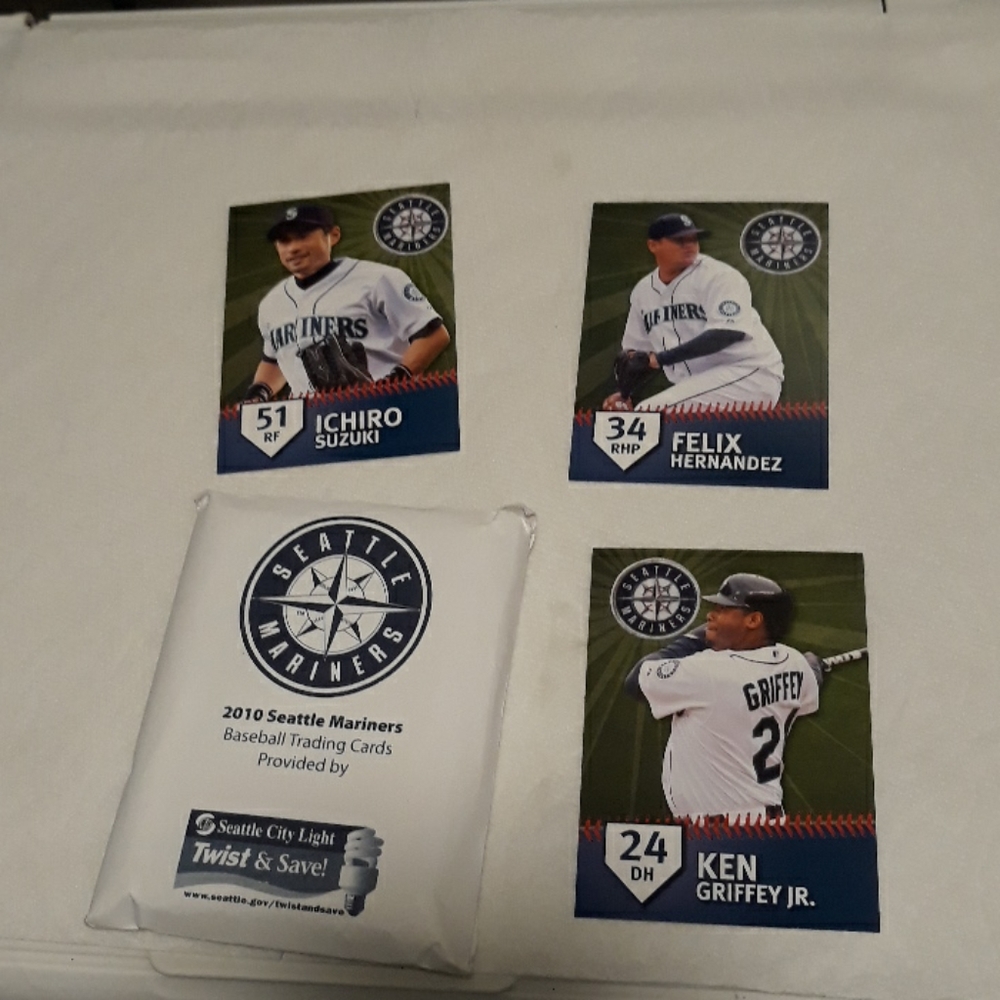 2010 set of 28 Seattle Mariners Trading Cards